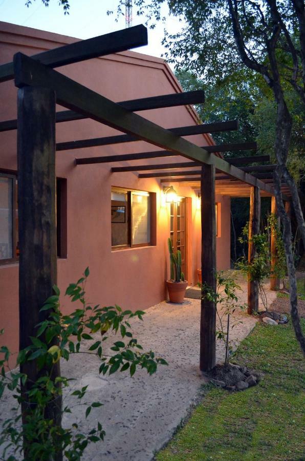 Posada Che Teindy Colonia Carlos Pellegrini  Exteriör bild